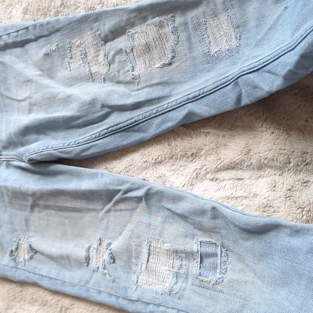 Abercrombie & Fitch Lighter Wash Distressed High Rise Super Skinny Size 2 - Picture 5 of 6